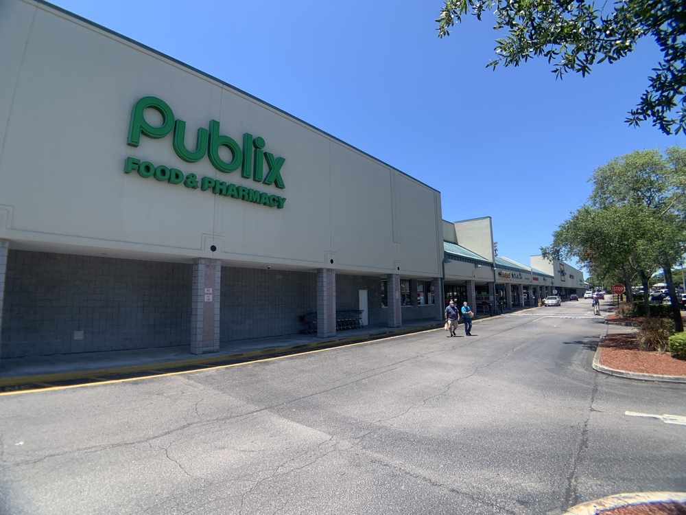 Twelve Oaks Plaza Retail – Former Hair Salon